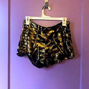 Sparkle shorts with zipper!